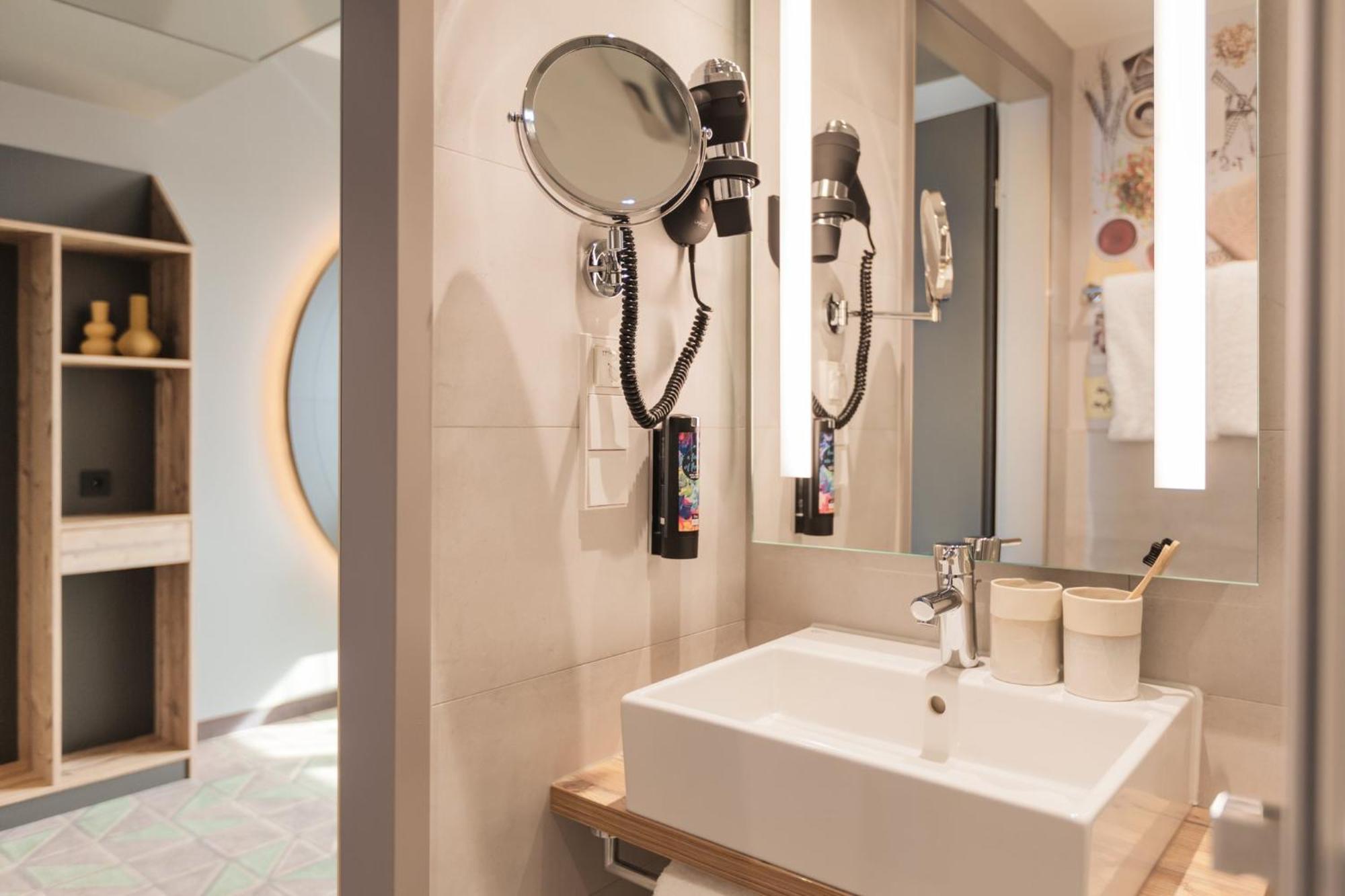 Holiday Inn - The Niu, Mill Cologne Muelheim, An Ihg Hotel Luaran gambar